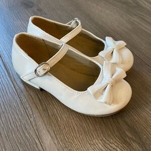 White dress heels 8T